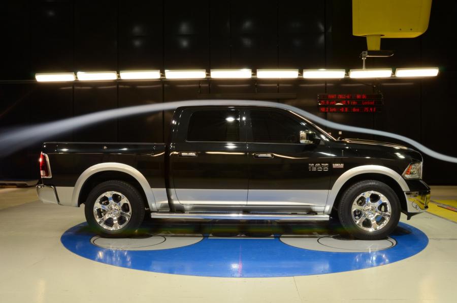  Dodge Ram 1500 2013 года  (фото 36 из 106)